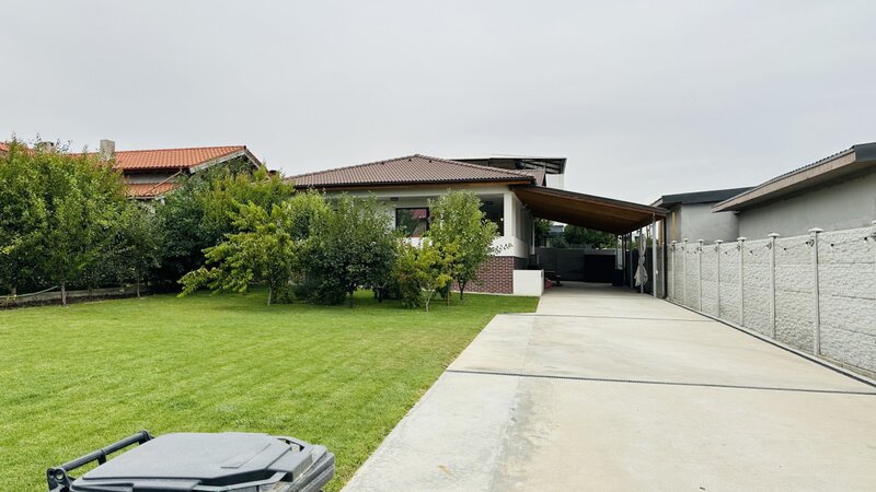 Casa Ovidiu, 5 camere, teren 754 mp