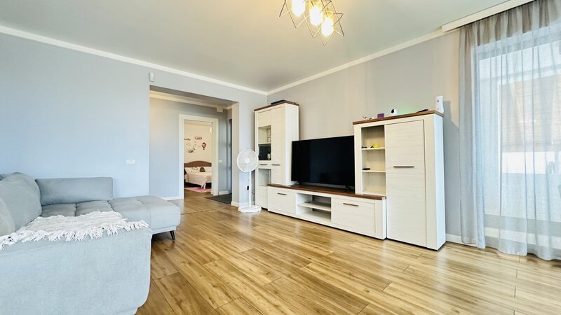 Casa Ovidiu, 5 camere, teren 754 mp