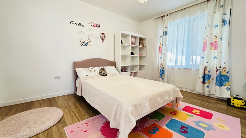 Casa Ovidiu, 5 camere, teren 754 mp